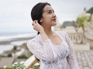 Anya Geraldine Pamer Foto Pakai Bikini, Netizen Malah Salfok Sama Tatonya Anya Geraldine Pamer Foto Pakai Bikini, Netizen Malah Salfok Sama Tatonya