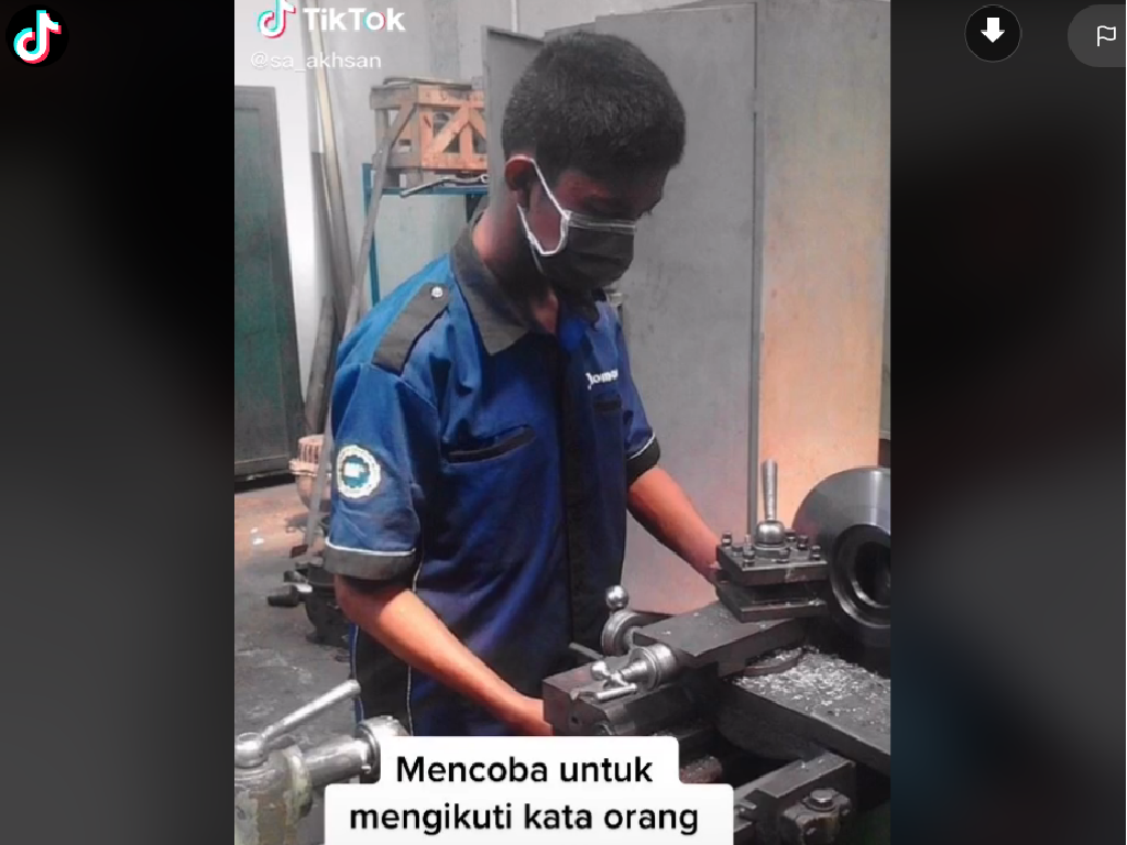 Kisah Viral Lulusan SMK Otomotif yang Ditentang Ortu Jadi Desainer Fashion Kisah Viral Lulusan SMK Otomotif yang Ditentang Ortu Jadi Desainer Fashion
