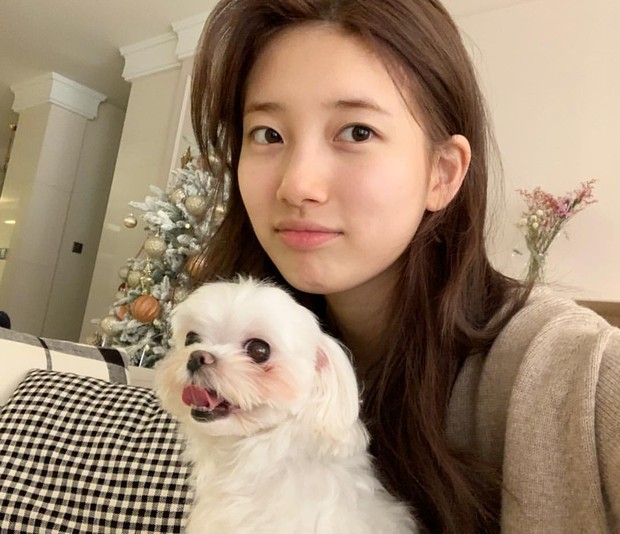 Bae Suzy/www.instagram.com/skuukzky Bae Suzy tetap cantik meski bare face.