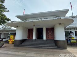 Jelajahi Balai Kota Bandung Via Kamera 360