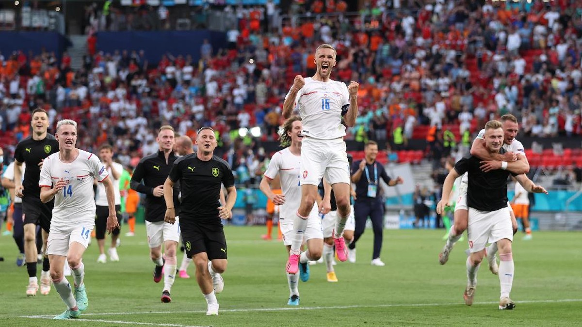 Pemain Republik Ceko merayakan kemenangan 2-0 atas Belanda, yang mengantar mereka lolos ke perempatfinal Euro 2020. (Foto: Alex Pantling/Getty Images)