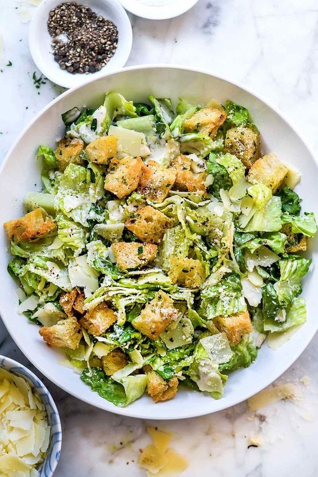 Caesar Salad with garlic