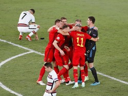 Kandas sudah harapan Ronaldo cs mempertahankan gelar juara Piala Eropa usai kandas di tangan Belgia. (Foto: AP/Jose Manuel Vidal)