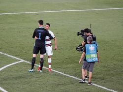 Eaaa... Ronaldo Kena Gocek Courtois