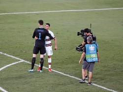 Eaaa... Ronaldo Kena Gocek Courtois