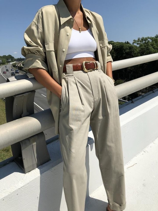 Foto: Blouse dan linen pants/pintereset.com/Na Nin