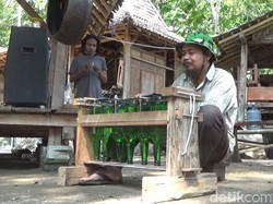 Seniman di Pacitan Kembangkan Gamelan Berbahan Kaca