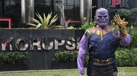 Gedung KPK Digeruduk Thanos, Ada Apa?