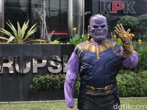 Gedung KPK Digeruduk Thanos, Ada Apa? Gedung KPK Digeruduk Thanos, Ada Apa?
