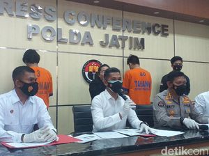 2 Hacker Buronan Pembobol Kartu Kredit WNA Akhirnya Ditangkap