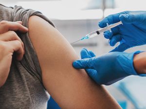 Kimia Farma Diagnostika Vaksinasi 1.000 Anak Muda Pekerja Fintech