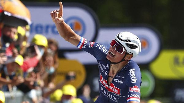 Luapan Ekspresi Kemenangan Van Der Poel