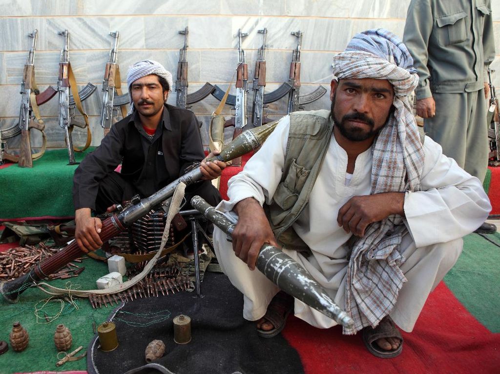 Taliban Ambil Alih Pos Polisi Herat di Afghanistan Taliban Ambil Alih Pos Polisi Herat di Afghanistan
