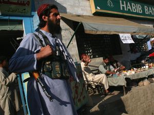 Warga Sipil Terjepit Pertempuran Taliban-Pasukan Afghanistan di Helmand Warga Sipil Terjepit Pertempuran Taliban-Pasukan Afghanistan di Helmand