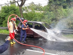 Mobil Terbakar di Jalan Solo-Semarang Boyolali