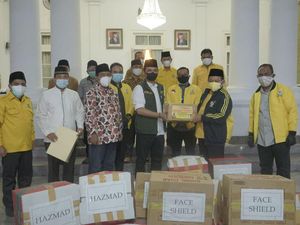 Bantu Atasi Corona, Golkar Jatim Beri Bantuan APD ke Pemkab Bangkalan