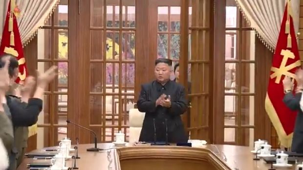 Pemimpin Korea Utara Kim Jong Un mengadakan pertemuan pertama tahun ini dengan pejabat tinggi partai di biro politik (politbiro). (tangkapan Layar Korean Central News Agency (KCNA) via Twitter) Pemimpin Korea Utara Kim Jong Un mengadakan pertemuan pertama tahun ini dengan pejabat tinggi partai di biro politik (politbiro). (tangkapan Layar Korean Central News Agency (KCNA) via Twitter)