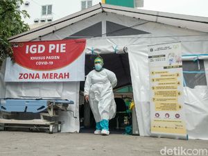 Rumah Sakit di Jakarta Siaga Tenda Darurat Imbas Corona Menggila Rumah Sakit di Jakarta Siaga Tenda Darurat Imbas Corona Menggila