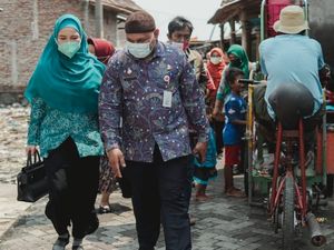 5 Pesona Seleb Cantik Istri Pejabat saat Pakai Seragam PKK, Bikin Pangling 5 Pesona Seleb Cantik Istri Pejabat saat Pakai Seragam PKK, Bikin Pangling