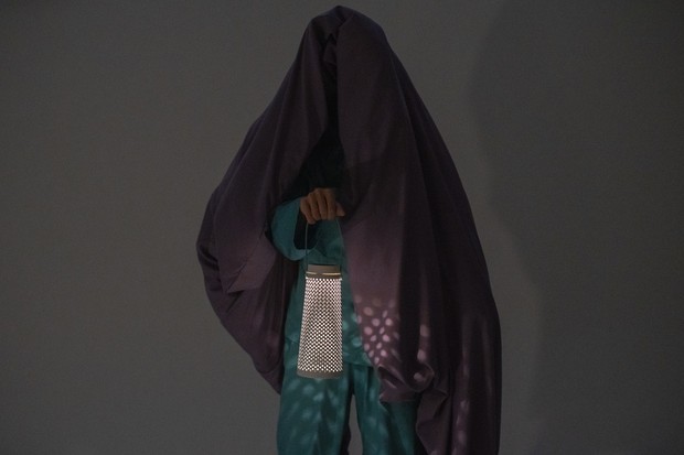 ketakutan jika ketika tidur lalu tiba-tiba ada yang menyerang rumah, atau takut kematian datang ketika waktu tidur