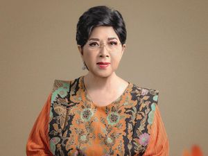 Penyanyi Titiek Puspa Harus Dioperasi karena Pembuluh Darah Pecah Penyanyi Titiek Puspa Harus Dioperasi karena Pembuluh Darah Pecah