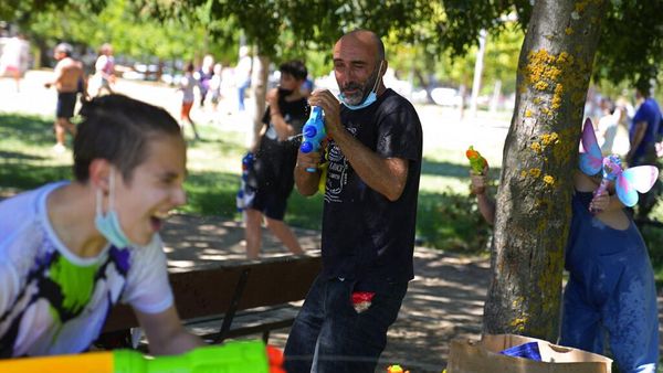 Warga +62 Jangan Iri, Spanyol Juga Cabut Aturan Wajib Masker