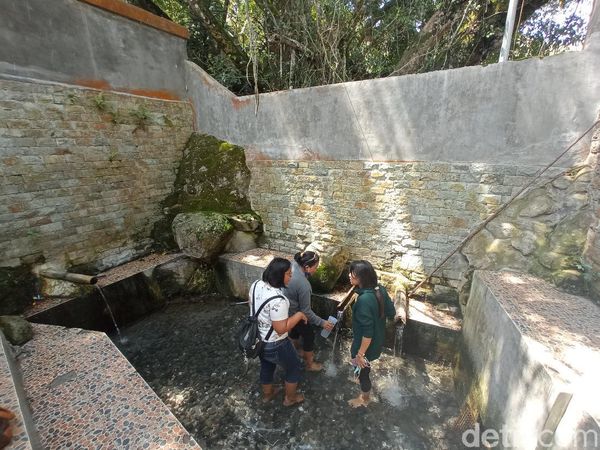 Foto: Aek Sipitu Dai, Pemandian Sakral Pengabul Permintaan