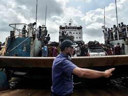 Bangladesh Mulai Lockdown, Gereja Terbakar di Kanada Usai Temuan Kuburan Anak