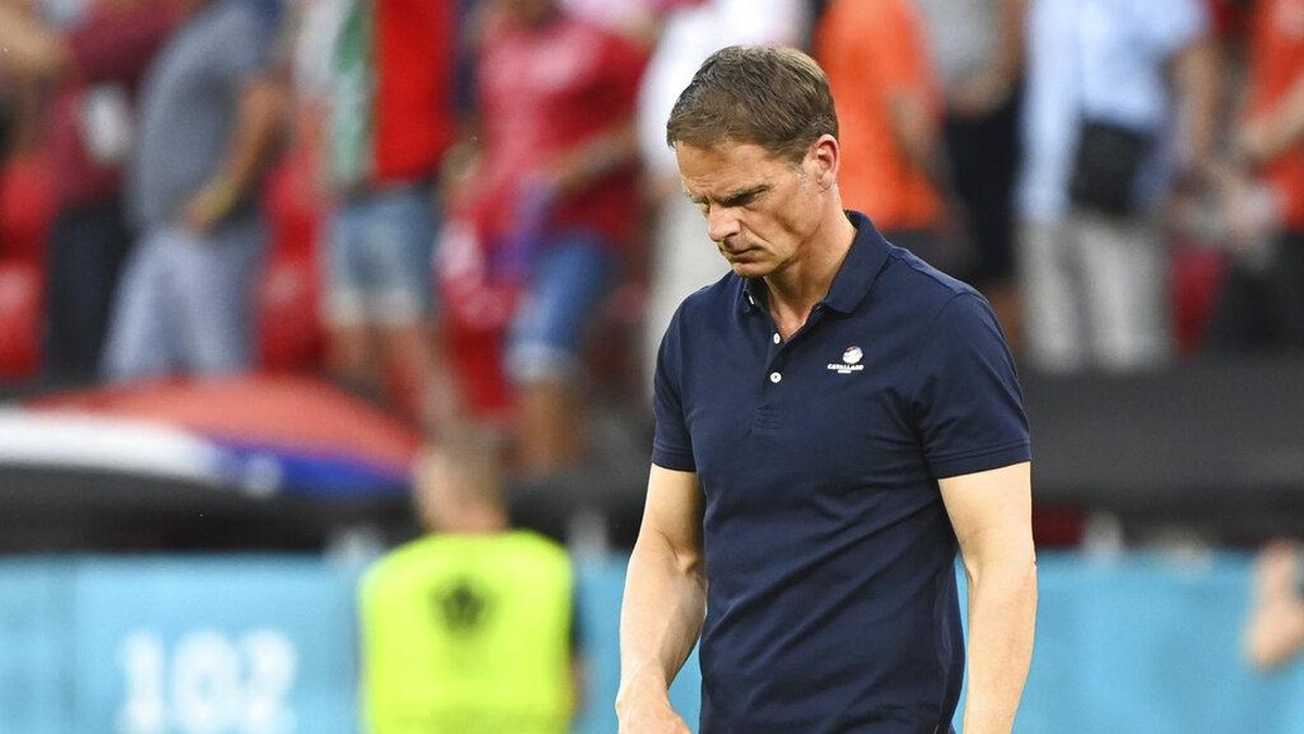 Frank de Boer tinggalkan Timnas Belanda (AP/Attila Kisbenedek)