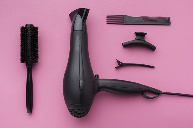 Gunakan hair dryer/freepik.com Gunakan hair dryer/freepik.com