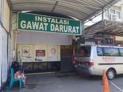 Panik Ayahnya Kena Serangan Jantung, Pria Ini Kendarai Mobil Sampai Masuk ke IGD