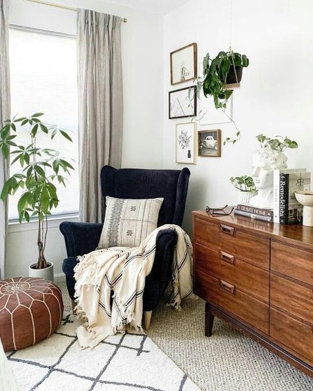 Coba tambahkan beberapa barang vintage sehingga terlihat seimbang