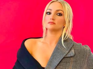 Pembelaan Adik Britney Spears Setelah Dituduh Manfaatkan Harta Kakaknya Pembelaan Adik Britney Spears Setelah Dituduh Manfaatkan Harta Kakaknya
