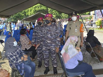 Korps Marinir TNI AL Dukung 1 Juta Vaksin Sehari