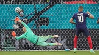 Laga Prancis dan Swiss di babak 16 besar Euro 2020 pada Selasa (29/6) dini hari WIB berlangsung sengit. Skor 3-3 memaksa laga dilanjutkan ke babak tambahan, sampai akhirnya adu penalti.