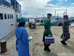 Oknum Nelayan di Makassar Tolak Divaksin Adu Mulut dengan TNI AL