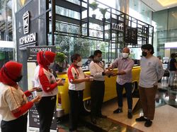 Momen Solidaritas Kopikren Palma One Bagi-bagi Kopi Gratis