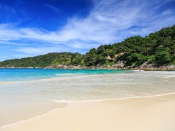 Heboh Ada Mayat Wanita di Pantai Thailand, Ternyata Boneka Seks