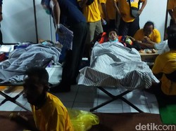 Penumpang Selamat KMP Yunicee Dirawat Sementara di Pelabuhan Ketapang