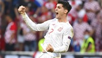 Spanyol memimpin lagi di menit ke-100 ketika Dani Olmo mengirimkan crossing dari sisi kanan dan gagal disapu Josep Brekalo. Bola jatuh di jalur tembak Morata yang mengarahkan bola ke pojok atas gawang dengan kaki kirinya. Morata pun langsung merayakan golnya. AP Photo/Jonathan Nackstrand, Pool