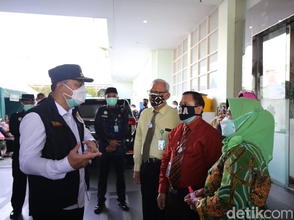 RS di Surabaya Curhat ke Wali Kota Eri Soal Keterisian Bed COVID-19 RS di Surabaya Curhat ke Wali Kota Eri Soal Keterisian Bed COVID-19