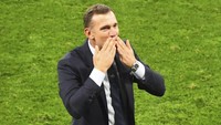 Keberhasilannya mengantar Ukraina ke perempatfinal Euro 2020 bikin Genoa, yang terancam degradasi, punya ekspektasi besar. Foto: Andy Buchanan/AP/Pool
