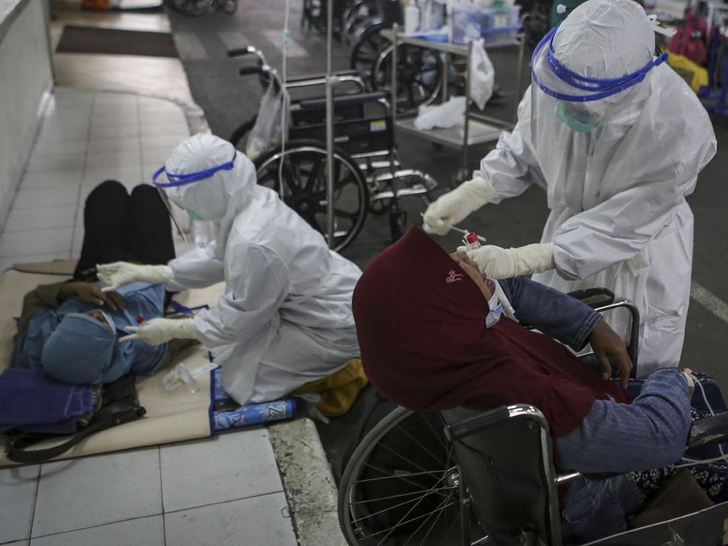 Pakar IDI Beberkan 5 Cara Hadang COVID-19 di Tengah Lonjakan Kasus Pakar IDI Beberkan 5 Cara Hadang COVID-19 di Tengah Lonjakan Kasus