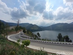 Curi Perhatian, Patung Yesus Tertinggi Dunia di Toba Ramai Wisatawan