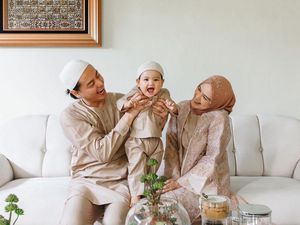 Cut Meyriska Curhat Anaknya Sakit Setelah Makan Bubur dari Nasi Sisa Cut Meyriska Curhat Anaknya Sakit Setelah Makan Bubur dari Nasi Sisa