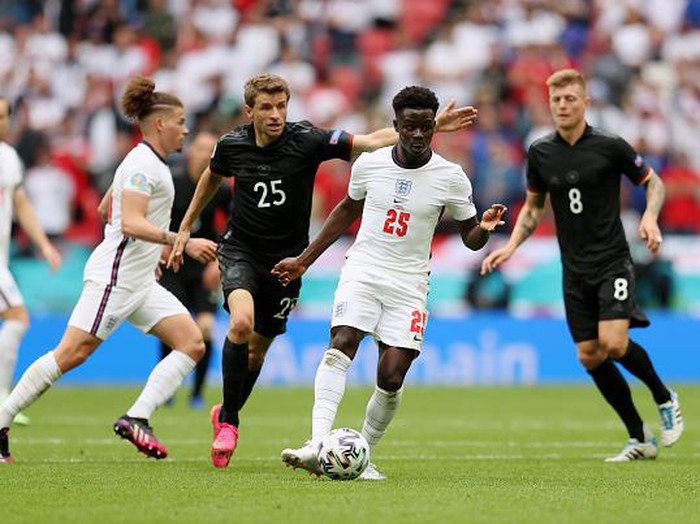 Jerman ditaklukkan Inggris 0-2 saat bertanding dalam babak 16 besar Euro 2020. Kekalahan itu membuat Der Panzer gagal meraih gelar juara Piala Eropa 2020.