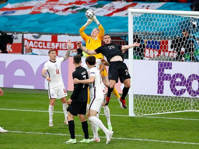 Jerman ditaklukkan Inggris 0-2 saat bertanding dalam babak 16 besar Euro 2020. Kekalahan itu membuat Der Panzer gagal meraih gelar juara Piala Eropa 2020.