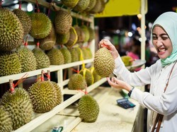 Waduh! Penjual Durian Tipu Pembeli  dengan Durian Black Thorn Palsu