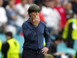 Joachim Loew Jorok! Habis Ngupil, Jari Dijilat