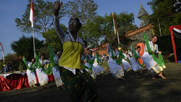 Kala Umat Hindu di Gresik Gelar Upacara Nata Jagad Saat Pandemi Kala Umat Hindu di Gresik Gelar Upacara Nata Jagad Saat Pandemi